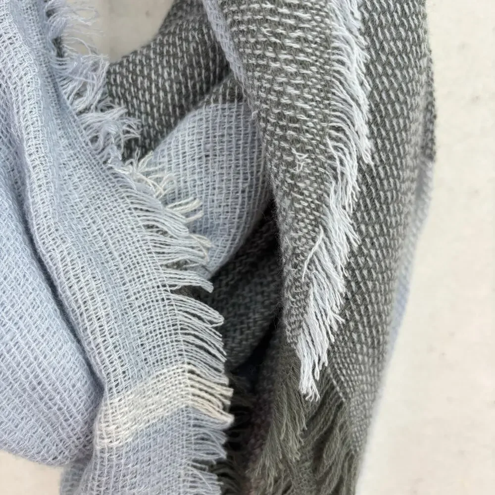 Lulu NYC‎ Blanket Scarf Light Blue Gray Plaid with Fringe Acrylic New